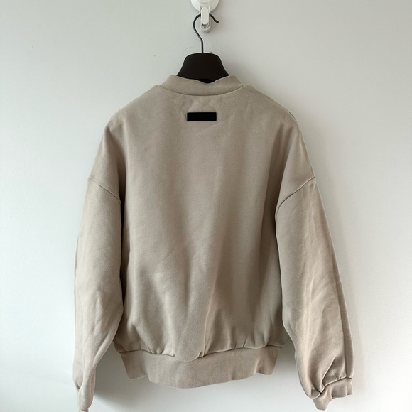 ESSENTIALS by Fear of God | Oversized Crewneck with Side Pockets - Picture 2 of 5